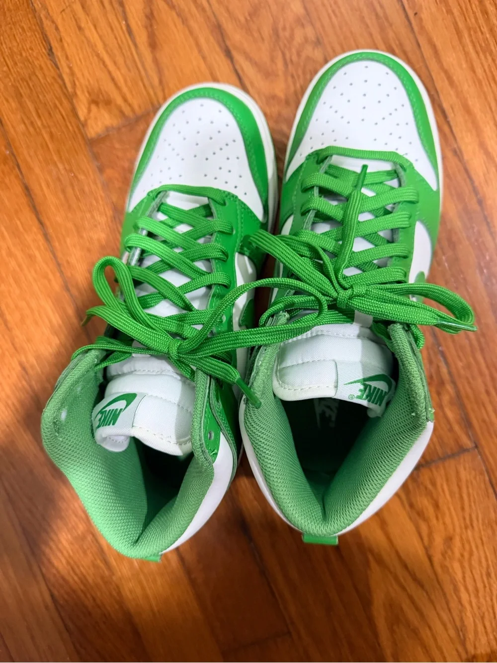 Nike women High-Top Sneakers in Green and White worn once only